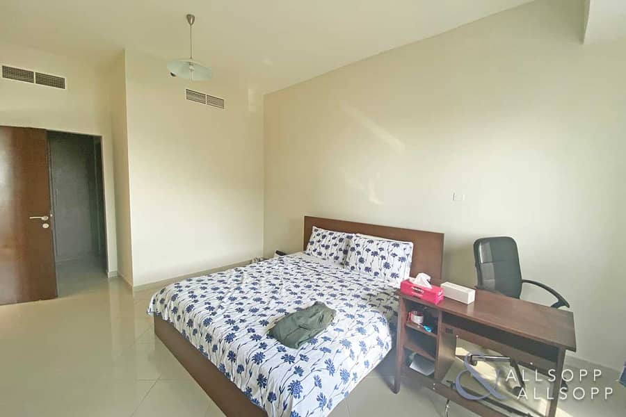 6 One Bedroom l Large Layout l Chiller Free