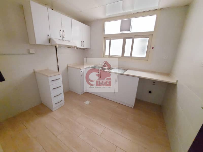 3 Spacious 2Bedroom With Balcony Parking 1Master Bedroom in New Muwailih Area