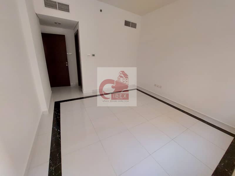 9 Spacious 2Bedroom With Balcony Parking 1Master Bedroom in New Muwailih Area