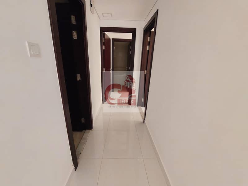 11 Spacious 2Bedroom With Balcony Parking 1Master Bedroom in New Muwailih Area