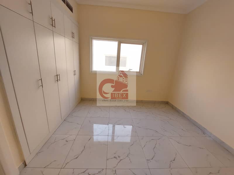 18 Very Huge 3Bedroom With Store Room Built-in Wardrobes covered parking
