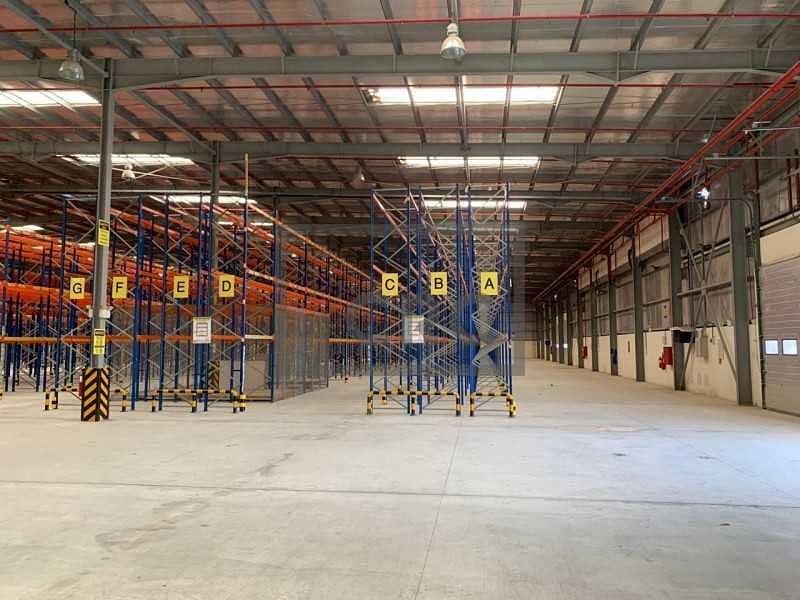 Stunning Warehouse with Racking System For Rent