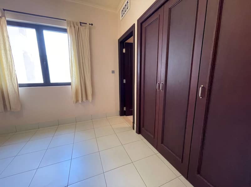 4 Spacious Unfurnished 2 Bed | Well-kept | Low Floor