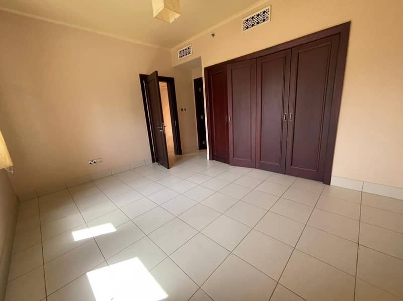 5 Spacious Unfurnished 2 Bed | Well-kept | Low Floor