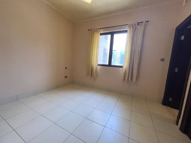 6 Spacious Unfurnished 2 Bed | Well-kept | Low Floor