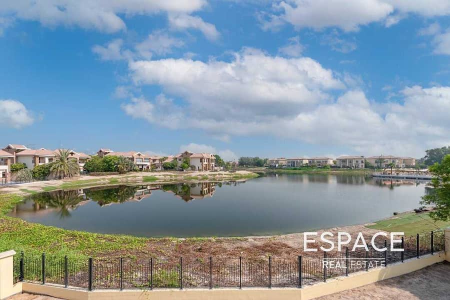 Luxury Mansion | Huge Plot | 5 Beds Luxury Mansion | Huge Plot | 5 Beds