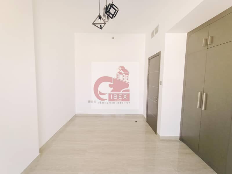 5 30 days free ! Brand new ! Spacious apartment ! With all ameneties