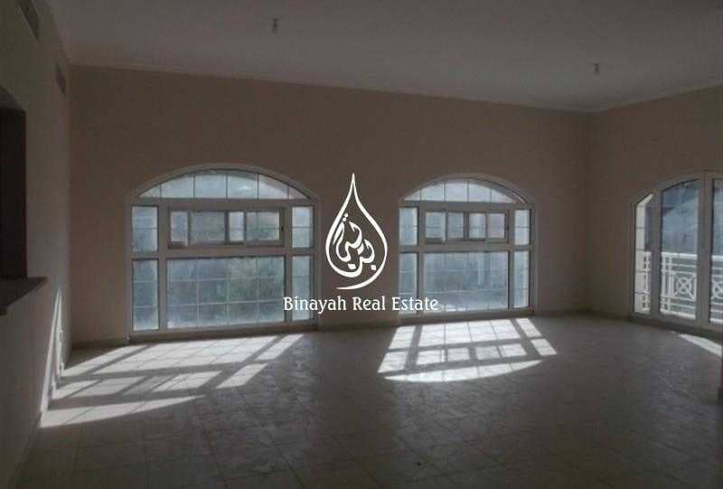 6 Well Maintained | Huge 2 Bedroom For Sale|