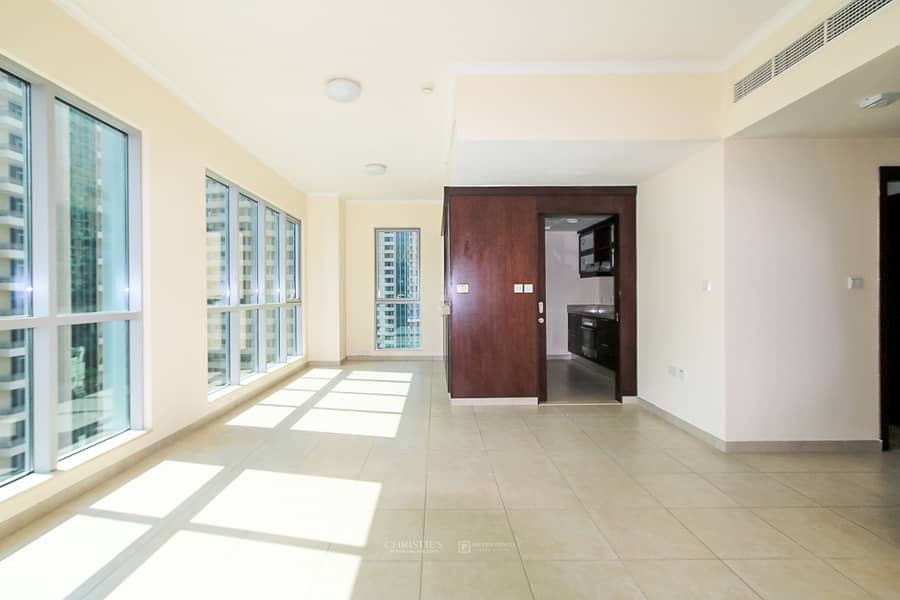 Bright & Spacious 1 bedroom for Rent I Community View