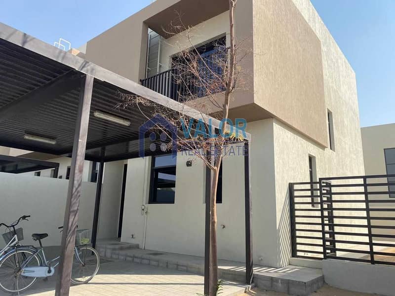 Brand New Townhouse l Private Terrace l Ready to Move in