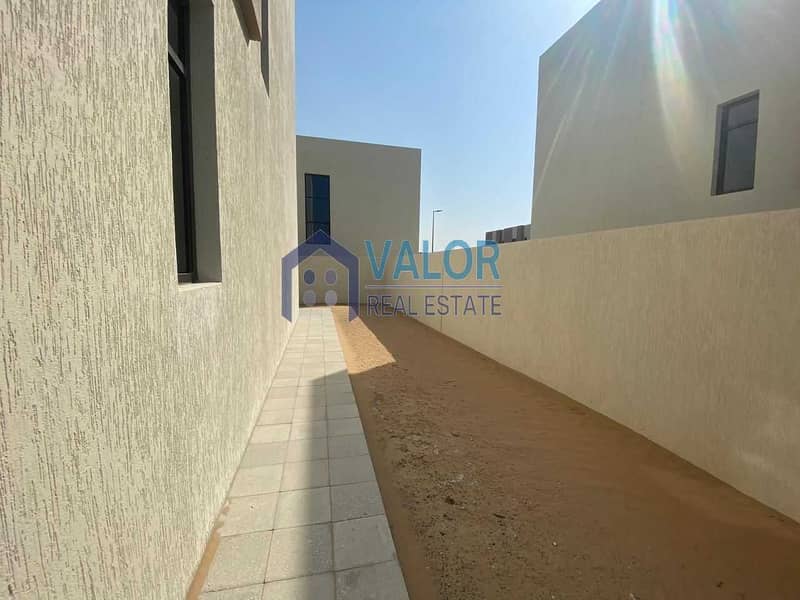 15 Brand New Townhouse l Private Terrace l Ready to Move in