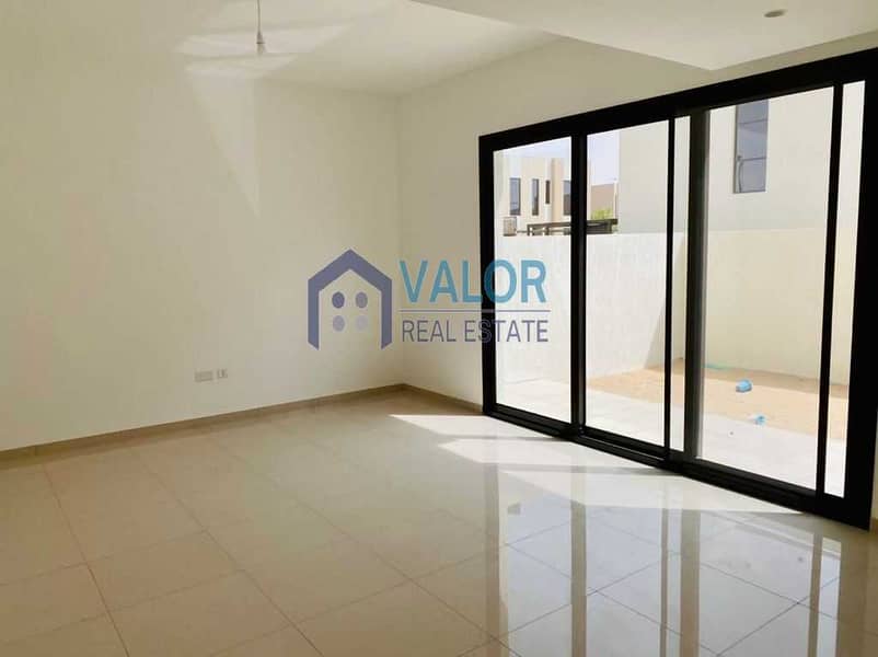 7 Hot Offer / 3 BR Townhouse / Nasma-Sharjah