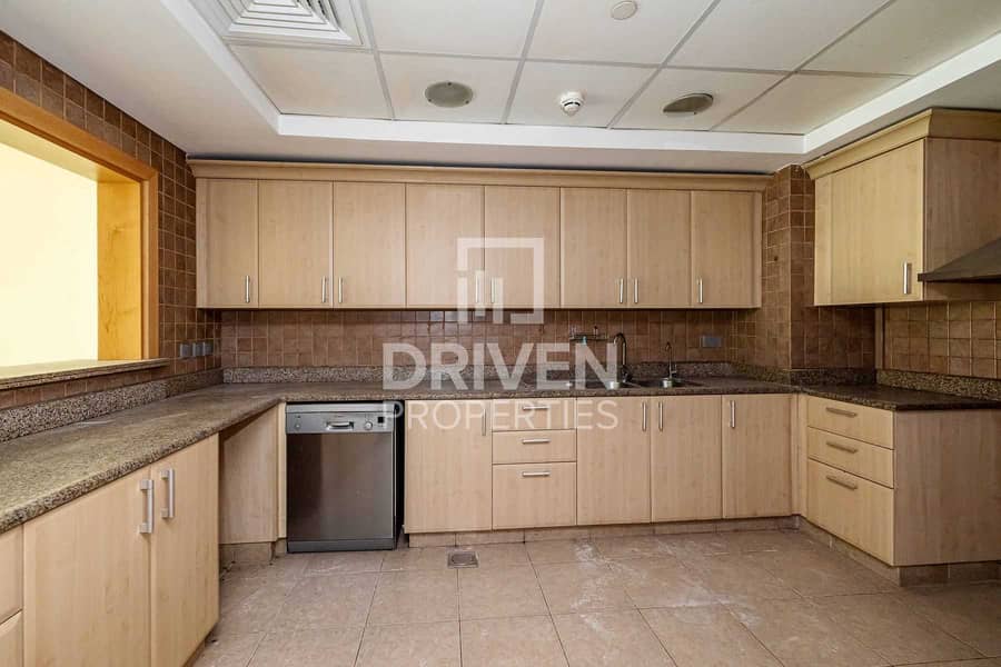 21 Spacious Apt with Garden View and F Type