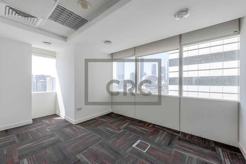 9 Fitted | Bright Office I Sheikh Zayed Road