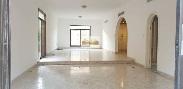 4 Bedroom Villa for Rent in Al Khalidiyah, Abu Dhabi - Newly Vacate w/ Large and Lovely Garden 4 Bedroom Villa for Rent in Al Khalidiyah, Abu Dhabi - Newly Vacate w/ Large and Lovely Garden
