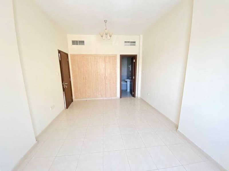 One Bedroom With Balcony For Rent In Emirates Cluster