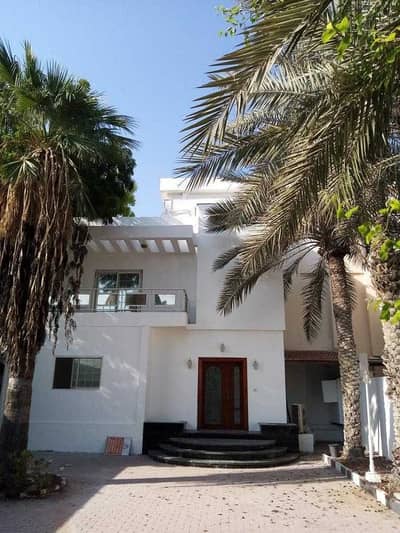 Double story 4 bedroom hall villa for rent in Al Mansoura