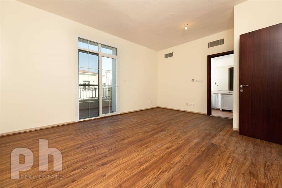 5 Upgraded |  Exclusive | Near Park and Pool