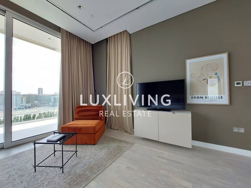 8 Luxury Living Beautiful Apartment | Lake View