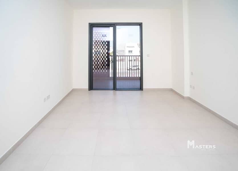 2 Linear Garden View| Spacious bedrooms| Brand New