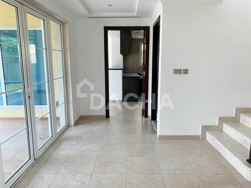 3 Spacious Villa / Next to new Pavilion / Well maintained