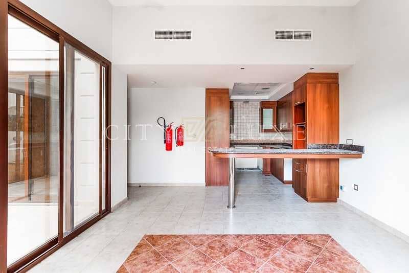 17 Urgent Sale | Well Maintained Unit | Close to Park