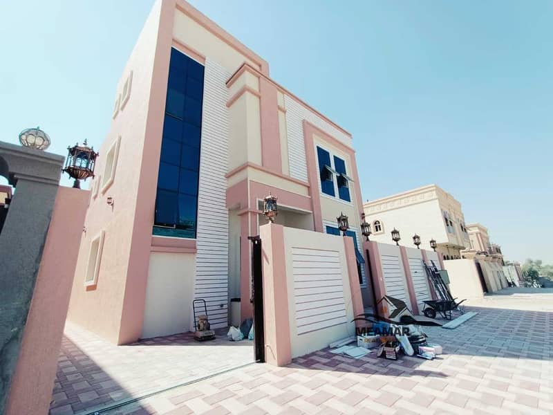 Distinctive villa, modern design, very elegant, without service fees, free ownership for life on Al-Jar Street, with bank facilities up to 25 years