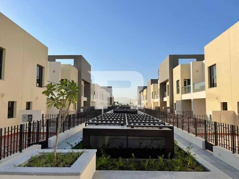 6 Brand New Townhouses Ready For Move|3BHK