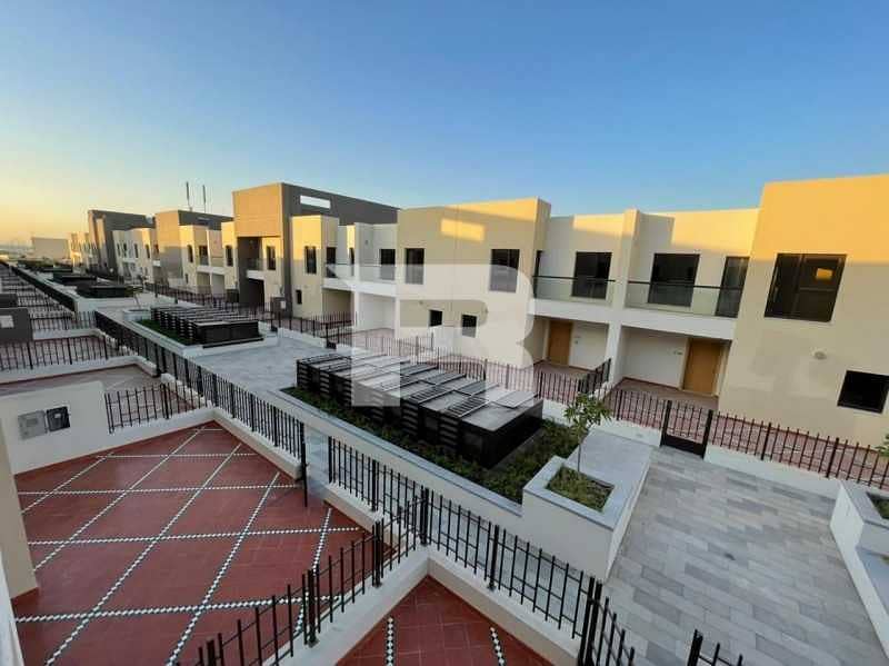14 Brand New Townhouses Ready For Move|3BHK