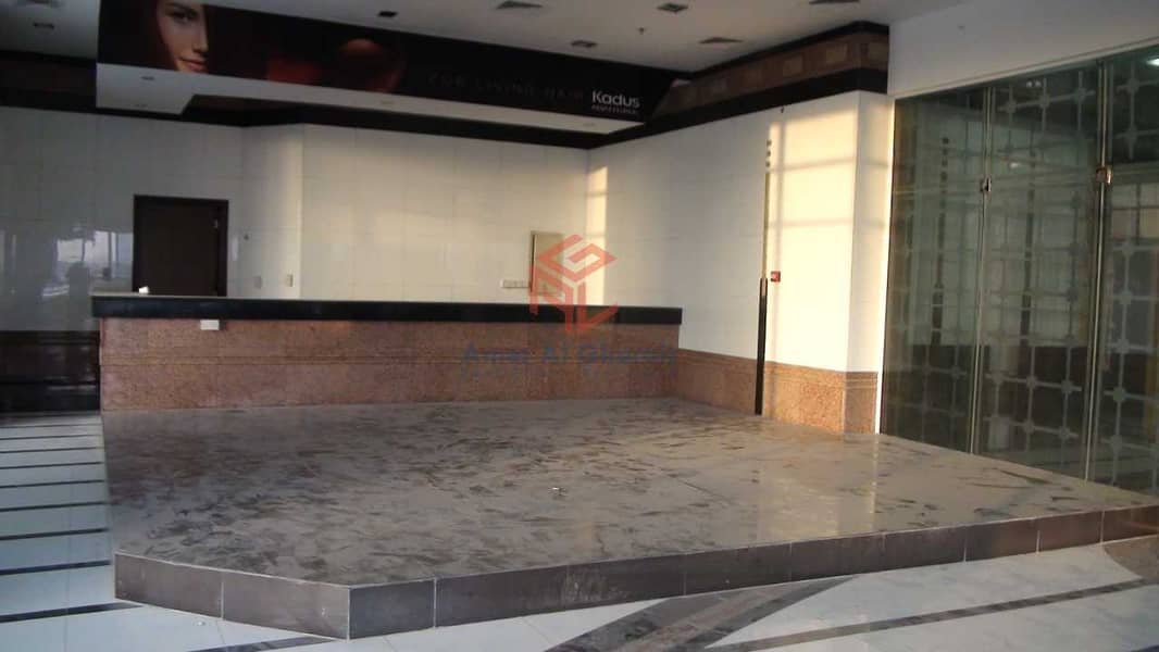 10 Great and prime location shop for rent in Sharjah
