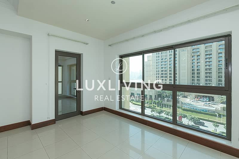 2 Road View | Bright and Light Apartment | Tenanted
