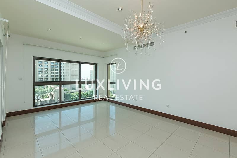 4 Road View | Bright and Light Apartment | Tenanted