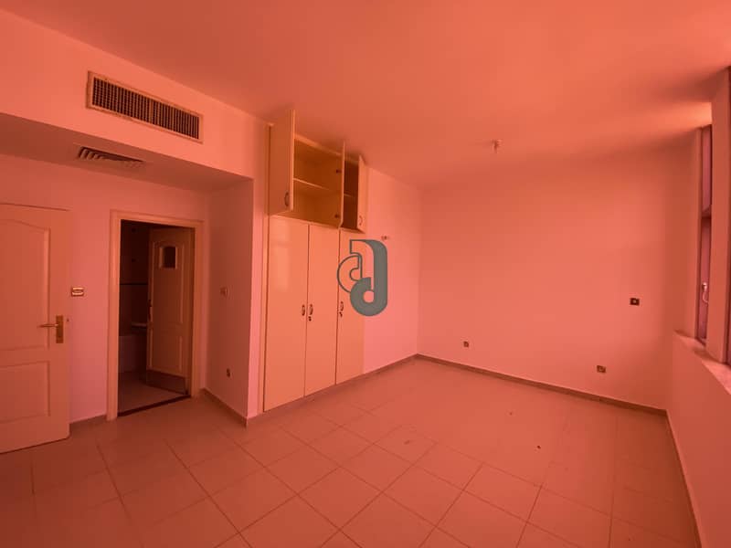 NEAT AND CLEAN 3 BED ROOM APARTMENT IN KHALYIDIA  ONLY  AED 60,000