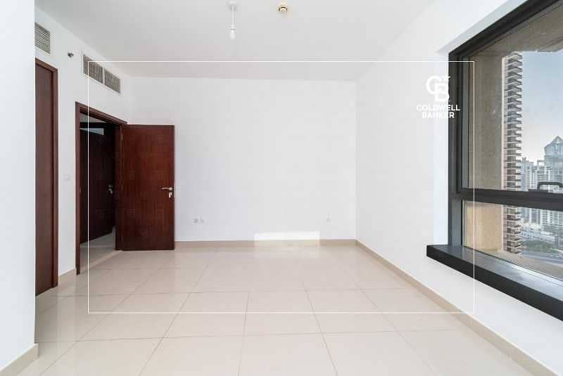 4 Partial Burj Khalifa View | Well maintained 2 Bed