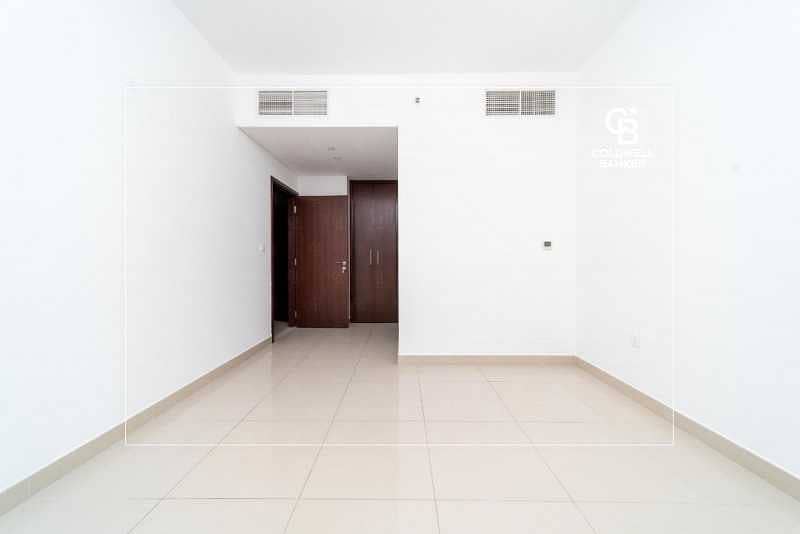 5 Partial Burj Khalifa View | Well maintained 2 Bed