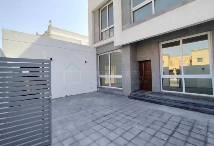 19 Spacious 4BR+M Villa with Majlis Near Burj Al Arab