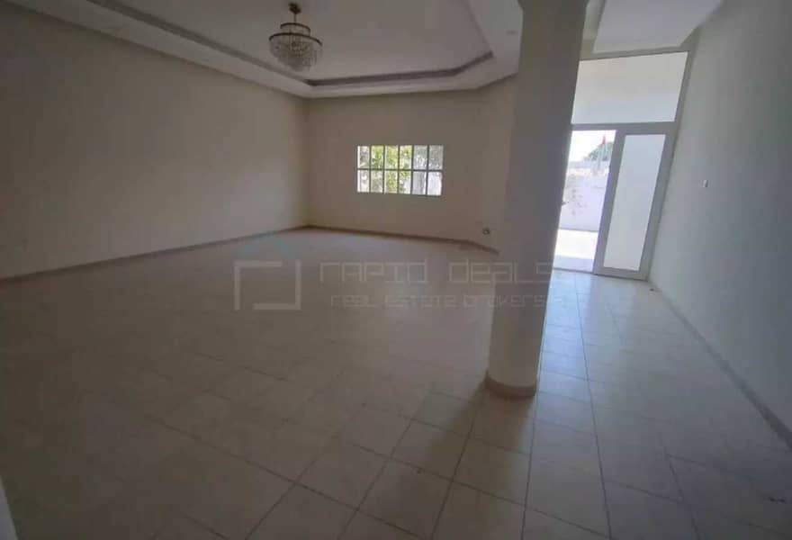 11 4BR+Maid Villa with Majlis for Rent @ Jumeirah