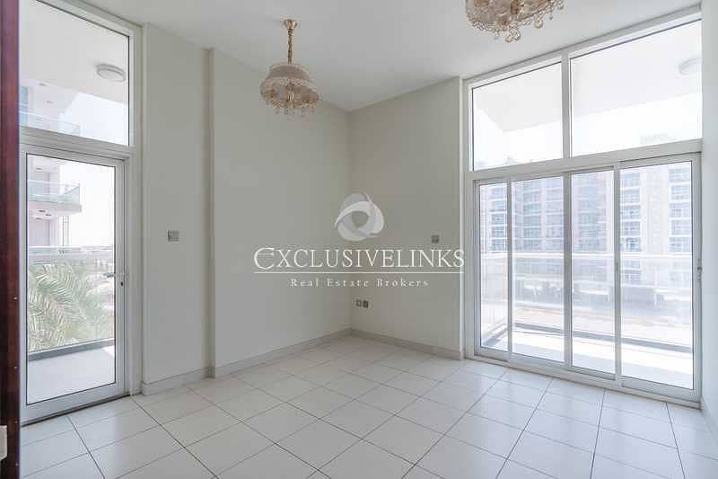 8 Open View | Spacious 2 Bedroom | Well Maintained