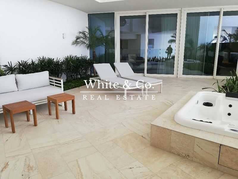 Luxury | Private Jacuzzi | Furnished