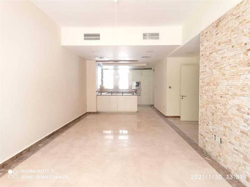 Massive/ Well Maintained/ 4BHK + Maid's Room