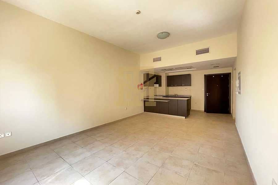 2 Good Condition| Open Kitchen| Best Deal| Ready to Move