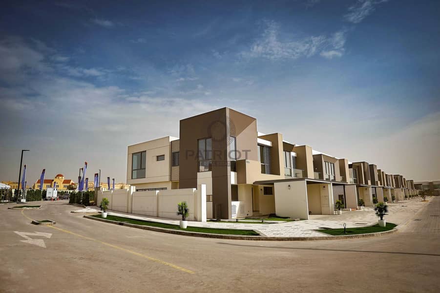 6 EXCLUSIVE LOUNCH Book 4BR+M townhouse of your Choice @ Gardenia II