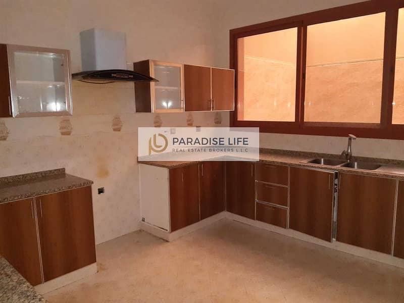 10 5 Bedroom Villa for Rent in Mirdif