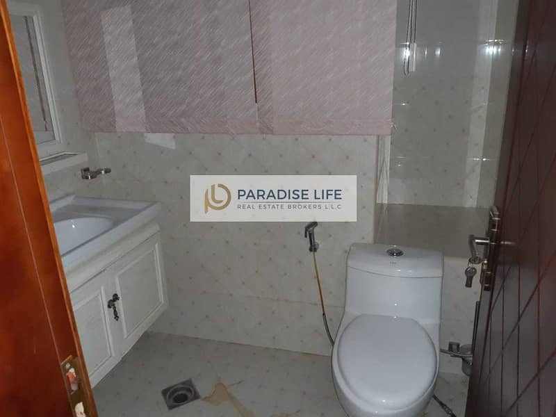 7 5 Bedroom Villa for Rent in Mirdif