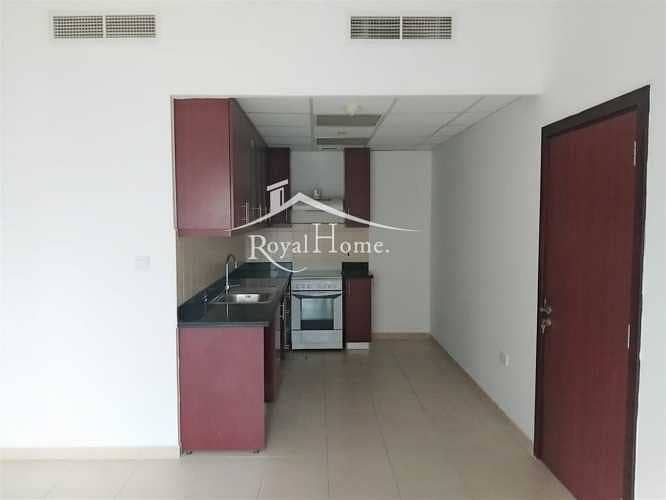 2 Bright 1BR | Middle Floor | 01