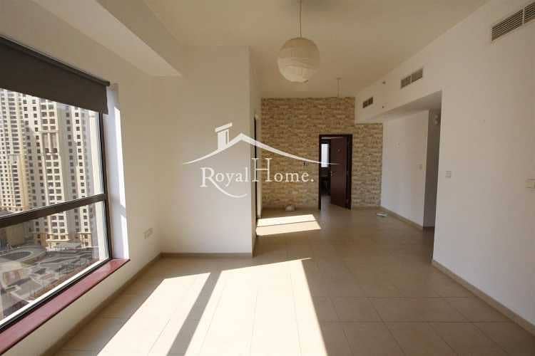 Bright 1BR | Middle Floor | 01