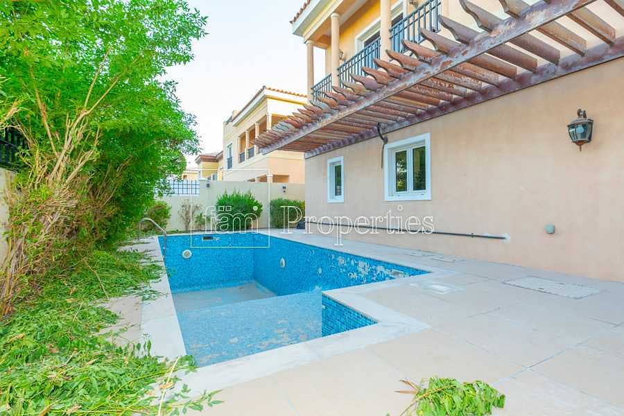 13 Huge Plot |5-bedroom Villa with Swimming Pool