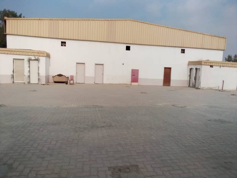 For rent labor camp in Sajaa area \ Sharjah . 20 rooms and 3 warehouses