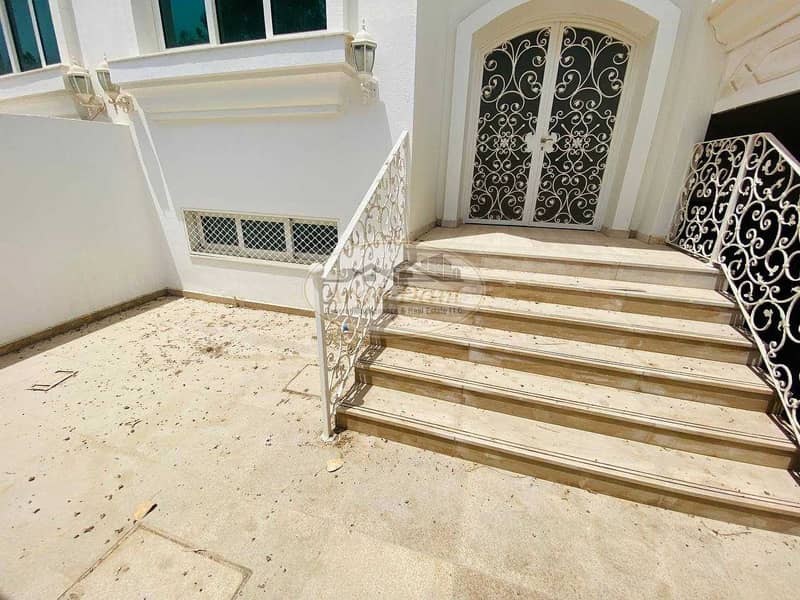 "Beautiful/ Classic Villa For Rent | 5 Bedroom rooms with Maid Room | Well Maintained | Al Bateen | Flexible Payment"