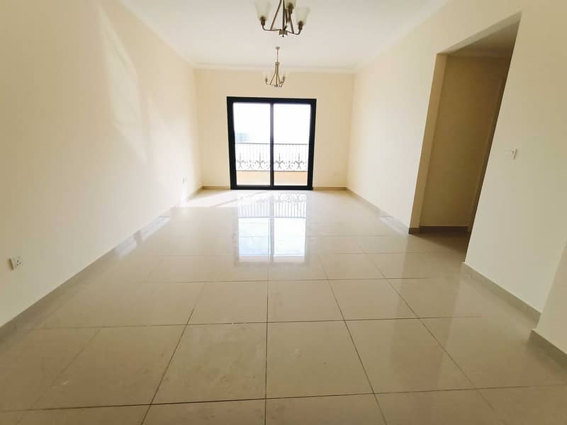 HUGE 3BHK WITH PARKING IN MUWAILEH UNIVERSITY AREA